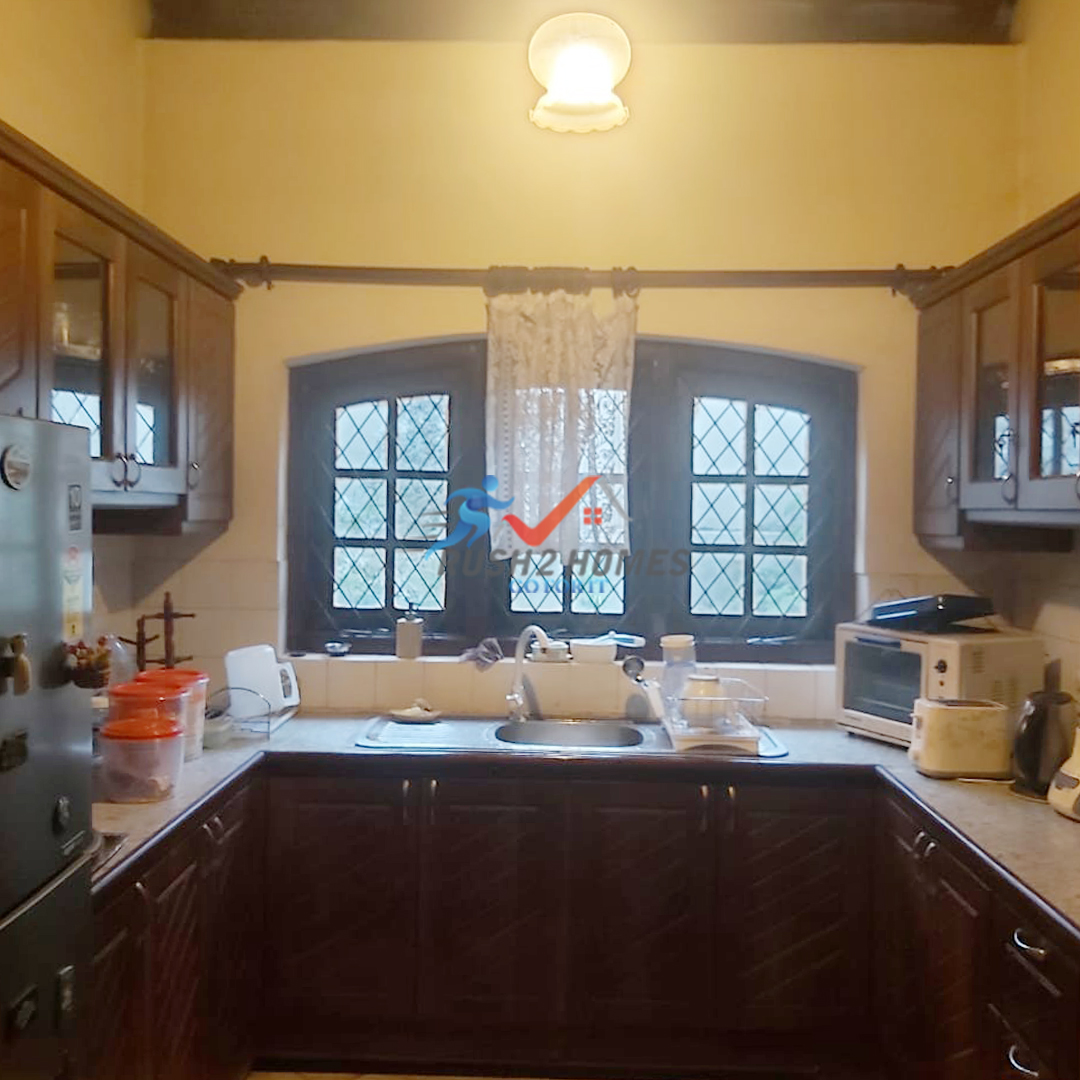 Land for Sale in Nugegoda (with Bungalow-Type House)