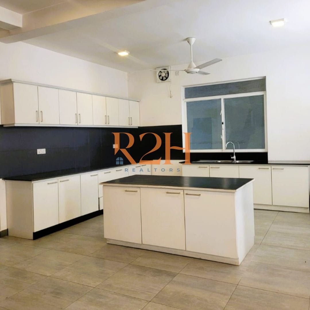 4 Bedroom House for Rent in Colombo 5