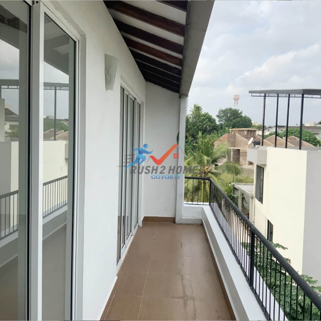 03 Storey House for Sale in Boralesgamuwa